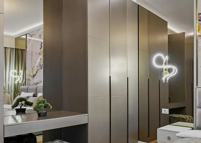 Two The Paradise Of Lights بوخارست